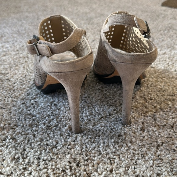 Via Spiga Suede perforated Peep Toe Heels, 7M, EUR 37.5, VGUC - Picture 4 of 8